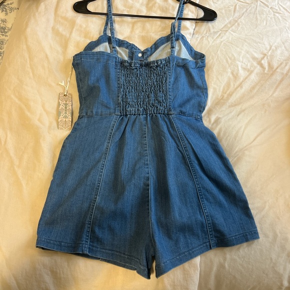 Denim romper with buttons - Picture 3 of 3